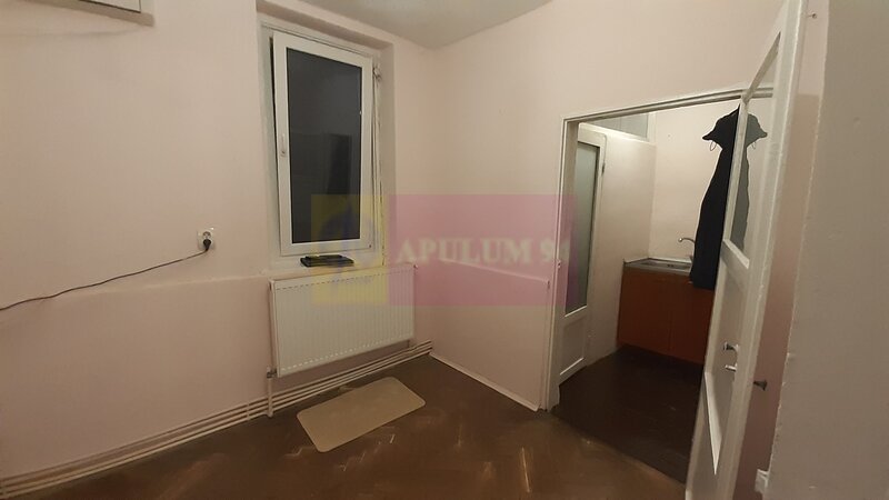 Raritate - Casa la curte Romana- Piata Victoriei zona Nicolae Iorga